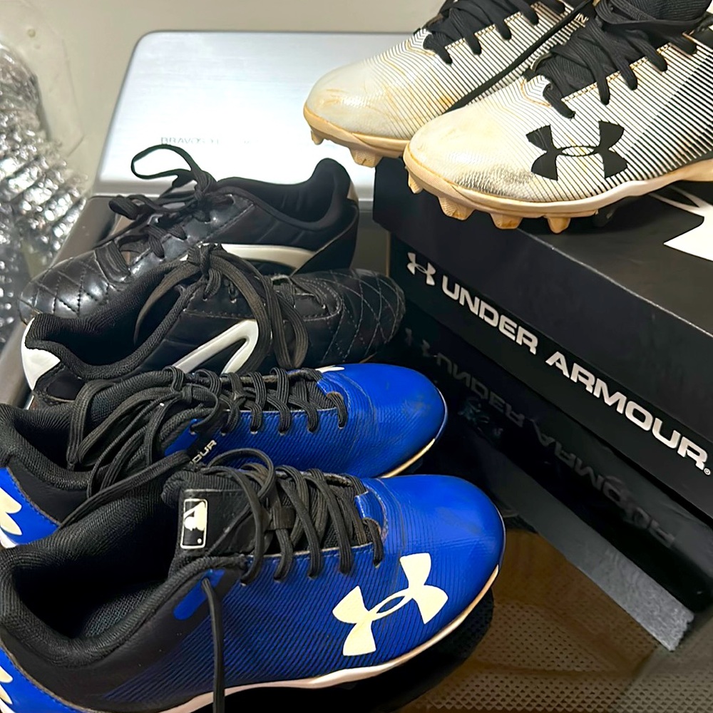 Little boy cleats. Please read description😌